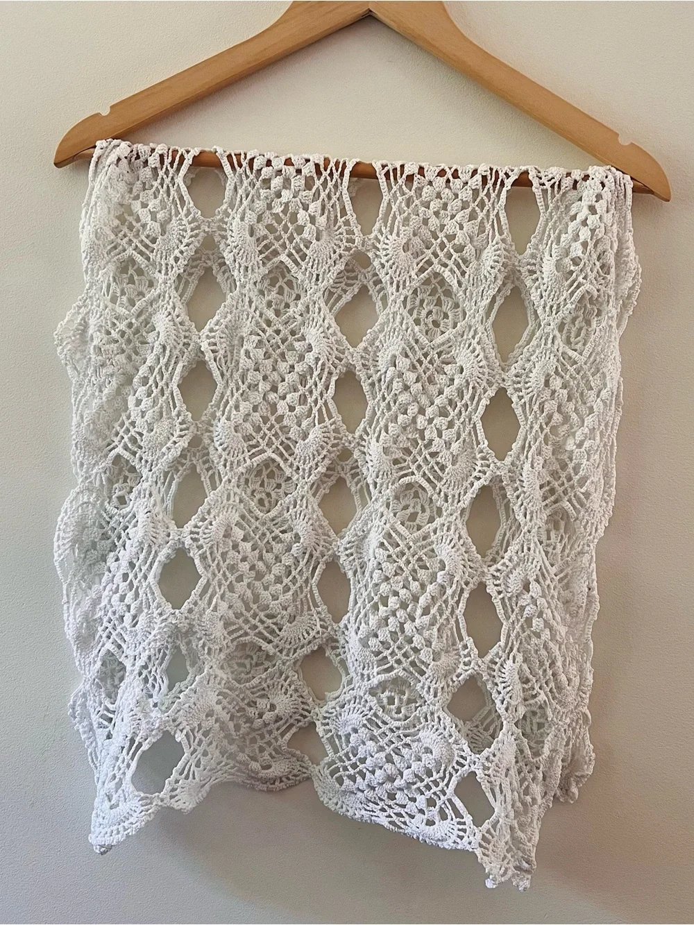 Vintage White Handmade Crochet Lace Table Runner 19x37 EUC